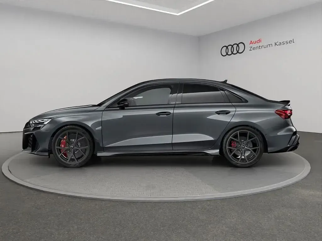 Neu Audi RS3 Sport 400 PS (294 kW) 2026 Grau Limousine