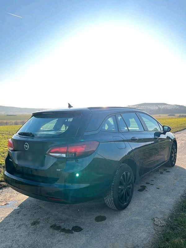 Używany Opel Astra 110 KM (80 kW) 2017 Czarny Kombi