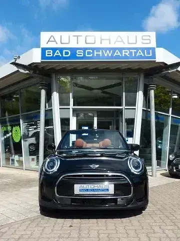 Gebraucht Mini One Cabriolet Classic 102 PS (75 kW) 2021 Midnight black metallic Cabrio