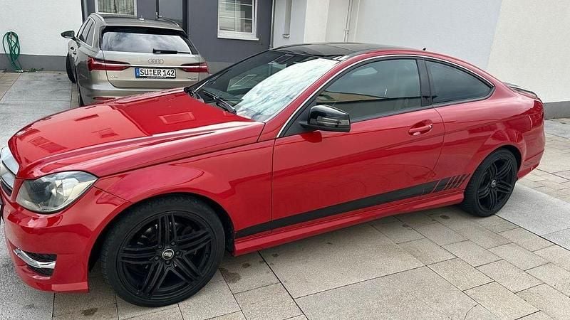 Gebraucht Mercedes C250 204 PS (150 kW) 2012 Rot Coupé