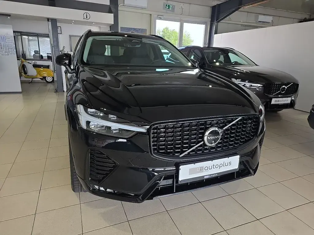 Gebraucht Volvo XC60 Plus 250 PS (183 kW) 2024 Schwarz SUV