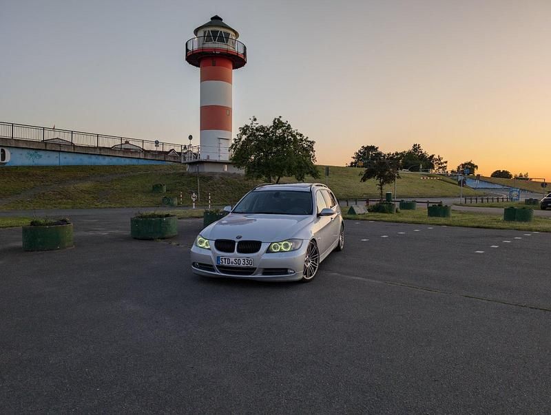 Silber Gebraucht 2006 BMW 330 Sport Line Kombi | 4.700 € (Teuer) - Bild 1/4