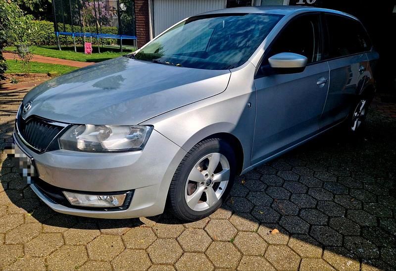 Silber Gebraucht 2014 Skoda Rapid Kleinwagen | 6.900 € (Fairer Preis) - Bild 1/4