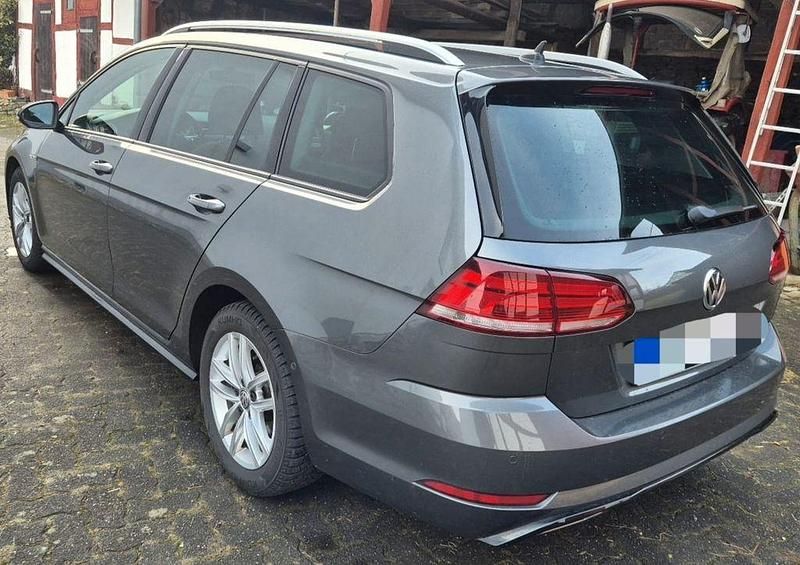 Gebraucht VW Golf VII Comfortline 150 PS (110 kW) 2018 Grau Kombi