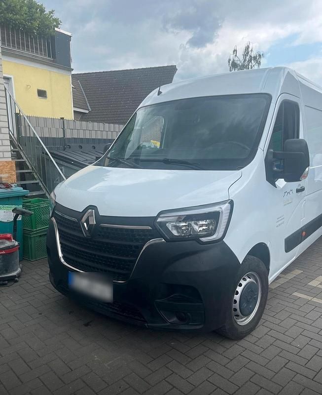 Second-hand Renault Master 131 CP (96 kW) 2022 Alb Monovolum