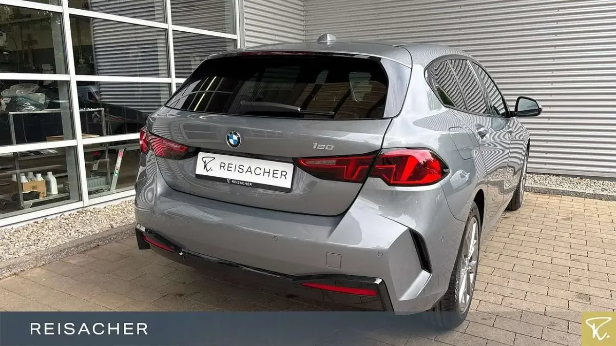 Neu BMW 120 170 PS (125 kW) 2026 Skyscraper grau metallic Kleinwagen