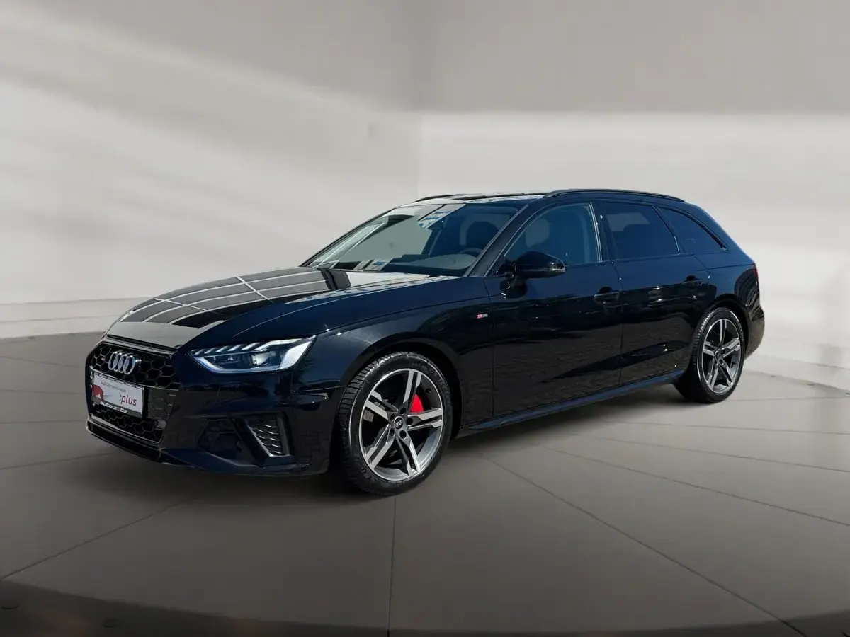 Gebraucht Audi A4 S-Line 204 PS (150 kW) 2023 Mythosschwarz metallic Kombi