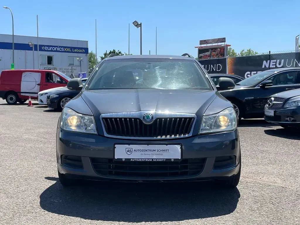 Gebraucht Skoda Octavia Elegance 122 PS (89 kW) 2011 Grau Limousine