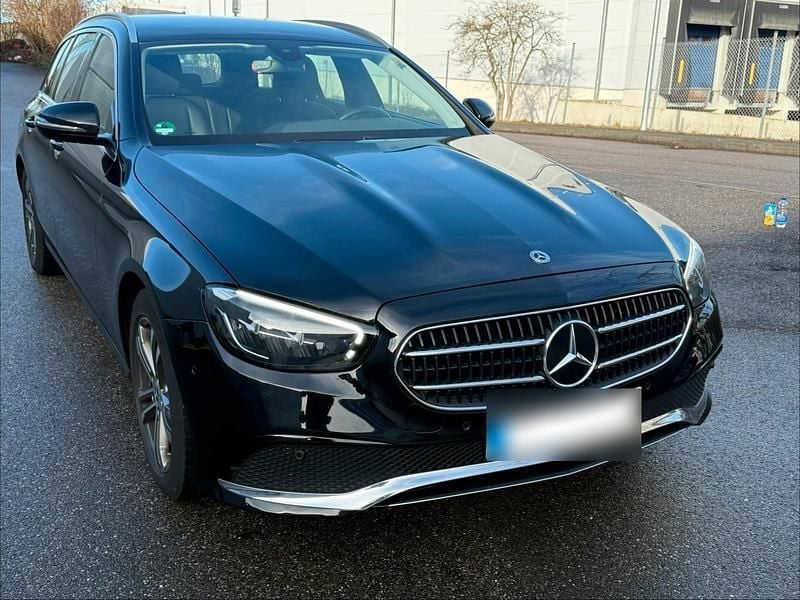 Gebraucht Mercedes E220 197 PS (144 kW) 2022 Schwarz Kombi