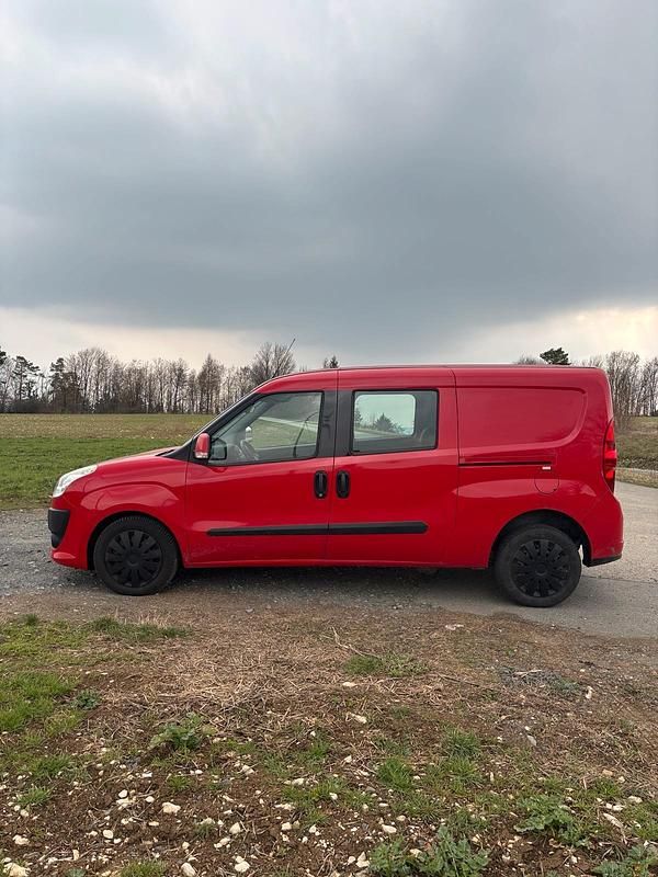 Gebraucht Fiat Doblò 134 PS (98 kW) 2013 Rot Van / Kleinbus