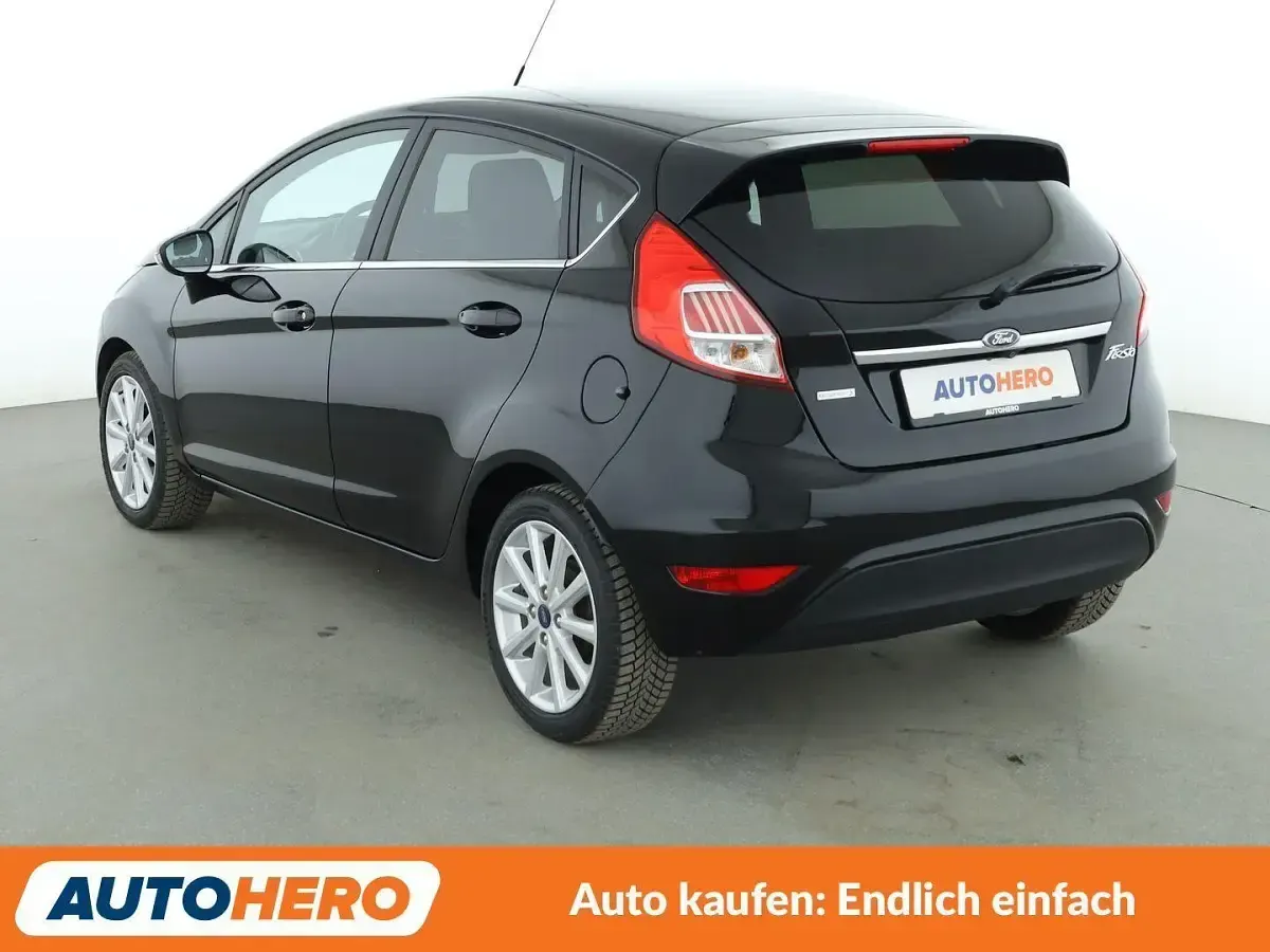 Gebraucht Ford Fiesta Titanium 101 PS (74 kW) 2017 Shadow black Limousine