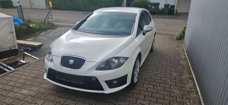 Weiß Gebraucht 2011 Seat Leon Sport Limousine | 5.099 € (Fairer Preis) - Bild 1/4