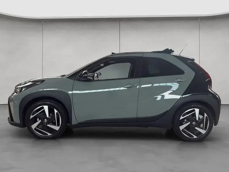 Gebraucht Toyota Aygo X Lounge 92 PS (67 kW) 2026 Grün SUV