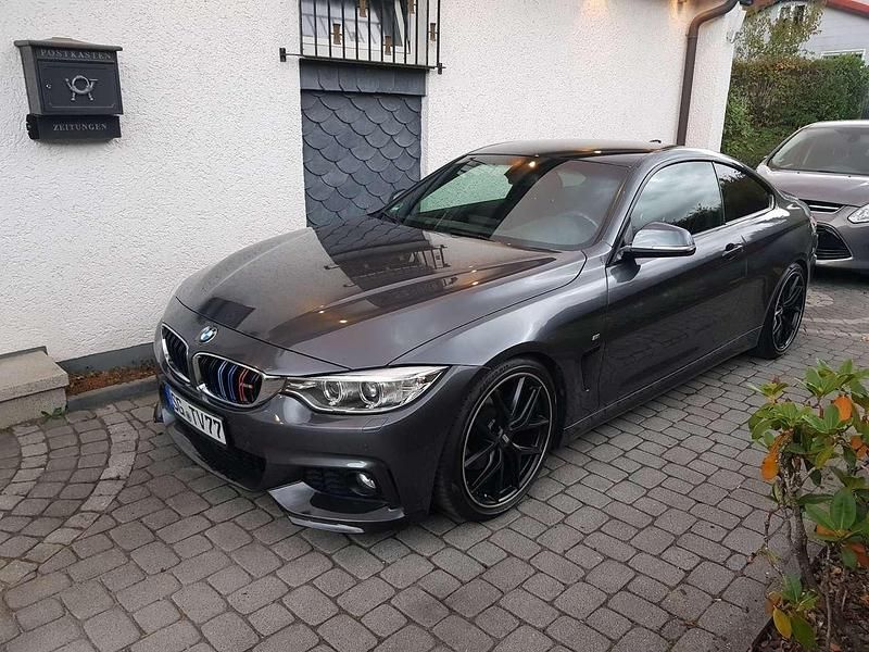 Grau Gebraucht 2013 BMW 428 M Sport Coupé | 29.000 € - Bild 1/4