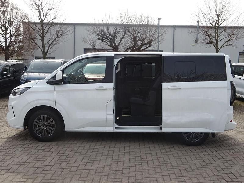 Gebraucht Ford Tourneo Custom Titanium 136 PS (100 kW) 2025 Weiß Van
