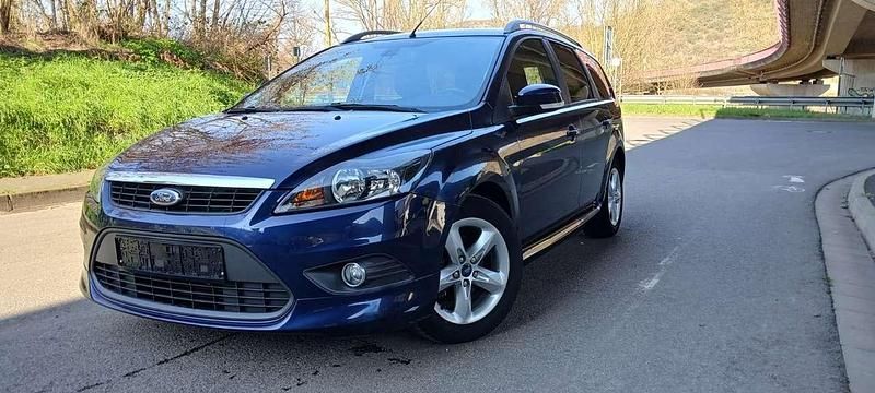 Gebraucht Ford Focus 90 PS (66 kW) 2011 Atlantikblau metallic Kombi