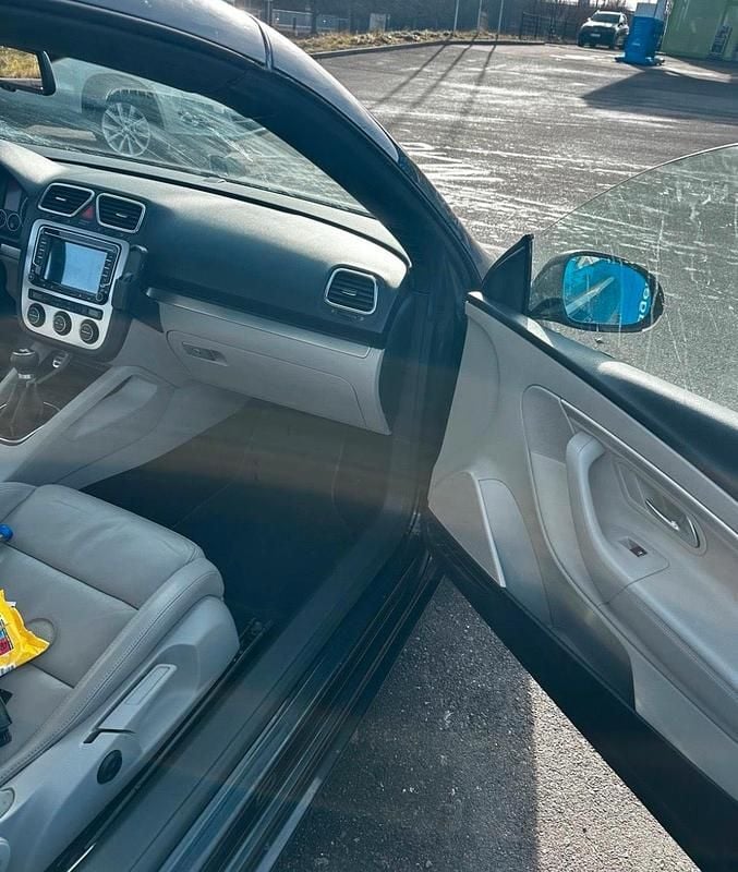 Second-hand VW Eos 200 CP (147 kW) 2008 Negru Cabrio