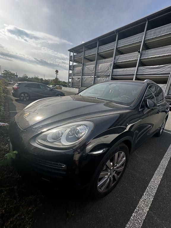 Schwarz Gebraucht 2011 Porsche Cayenne S SUV | 18.900 € (Fairer Preis) - Bild 1/4