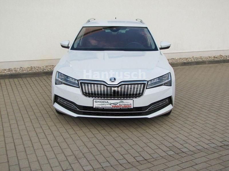 Gebraucht Skoda Superb Style 156 PS (114 kW) 2022 Weiß Kombi