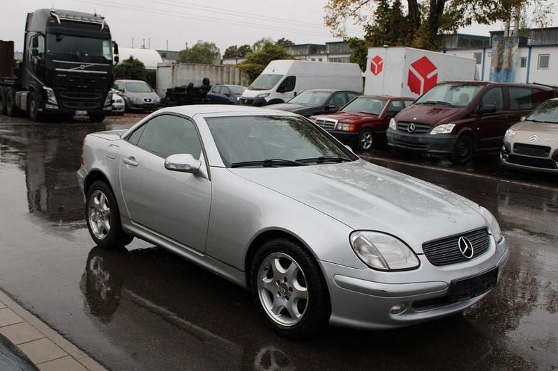 Silber Gebraucht 2003 Mercedes SLK200 Edition Cabrio | 4.250 € (Fairer Preis) - Bild 1/4