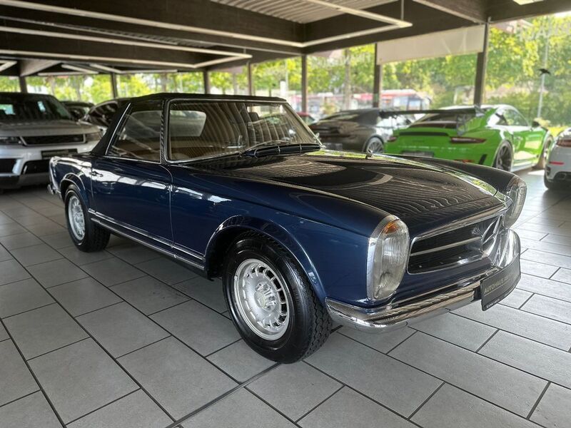 Gebraucht Mercedes 230 150 PS (110 kW) 1966 Blau Cabrio