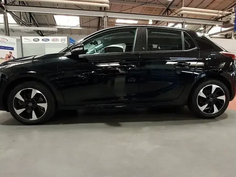 Gebraucht Opel Corsa-e Edition 100 kW (136 PS) 2022 Schwarz (metallic) Kleinwagen