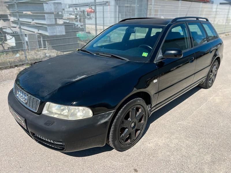 Usata Audi S4 Performance 265 CV (194 kW) 1999 Nero Station wagon