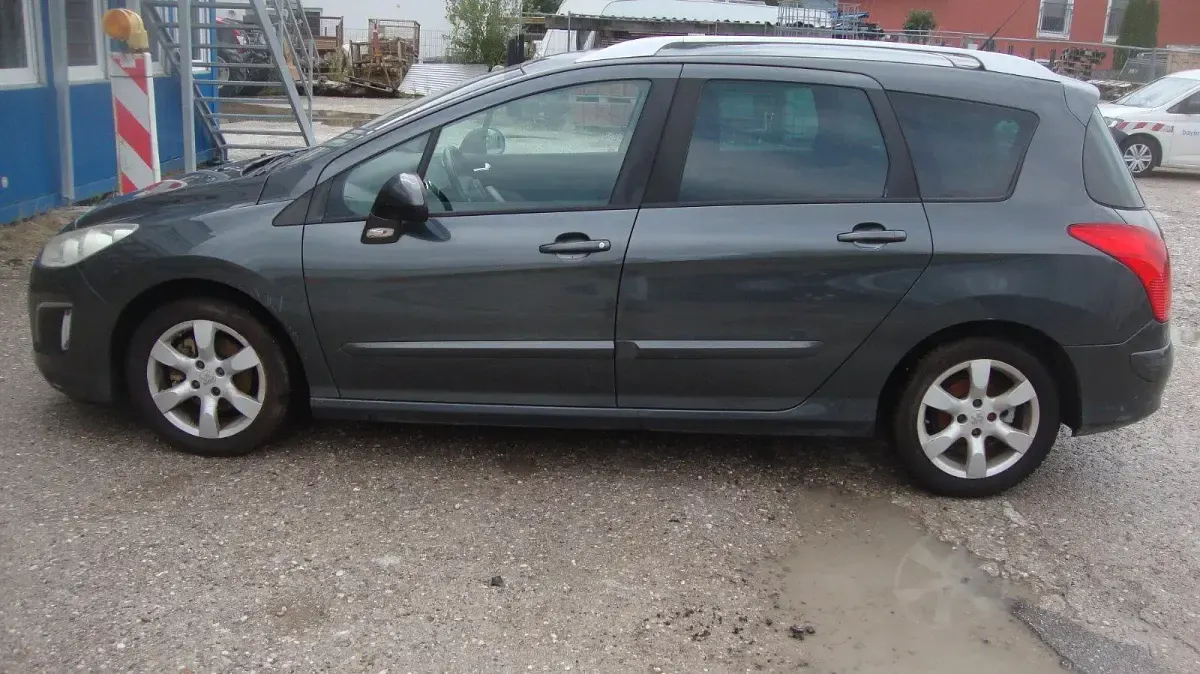 Gebraucht Peugeot 308 112 PS (82 kW) 2011 Grau Kombi