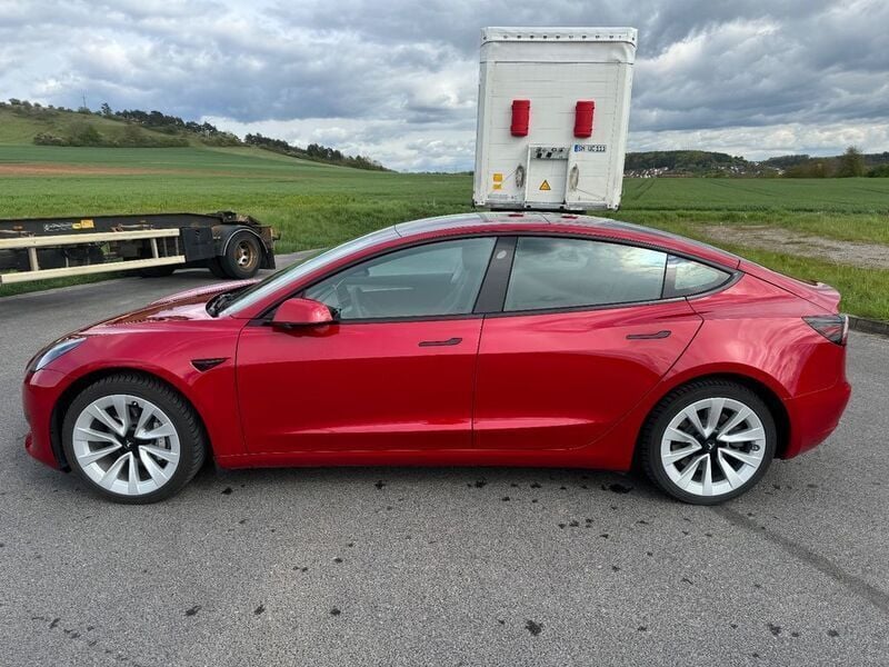 Gebraucht Tesla Model 3 RWD 208 kW (283 PS) 2022 Rot Limousine
