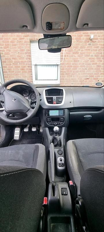 Gebraucht Peugeot 206+ 55 PS (40 kW) 2009 Silber Kleinwagen