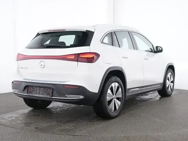 Gebraucht Mercedes EQA250 Progressive 139 kW (190 PS) 2025 Unilack polarweiß SUV