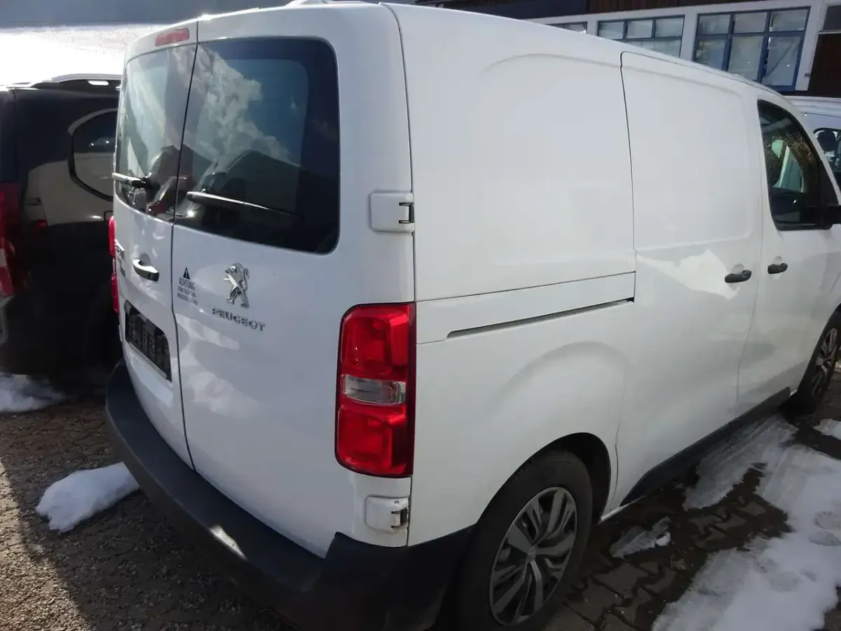 Gebraucht Peugeot Expert Premium 116 PS (85 kW) 2018 Lack weiss banquise Van