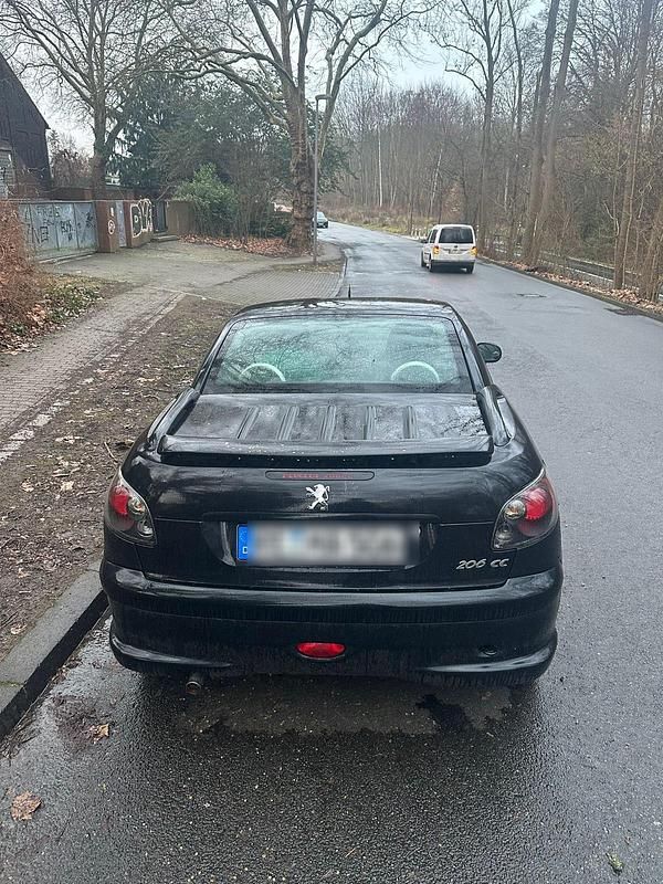 Gebraucht Peugeot 206 CC 110 PS (80 kW) 2004 Schwarz Cabrio