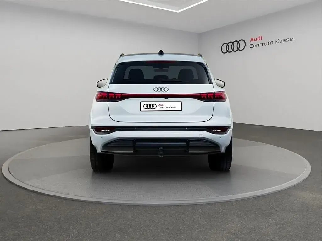 Neu Audi Q6 e-tron S-Line 225 kW (306 PS) 2026 Weiß SUV