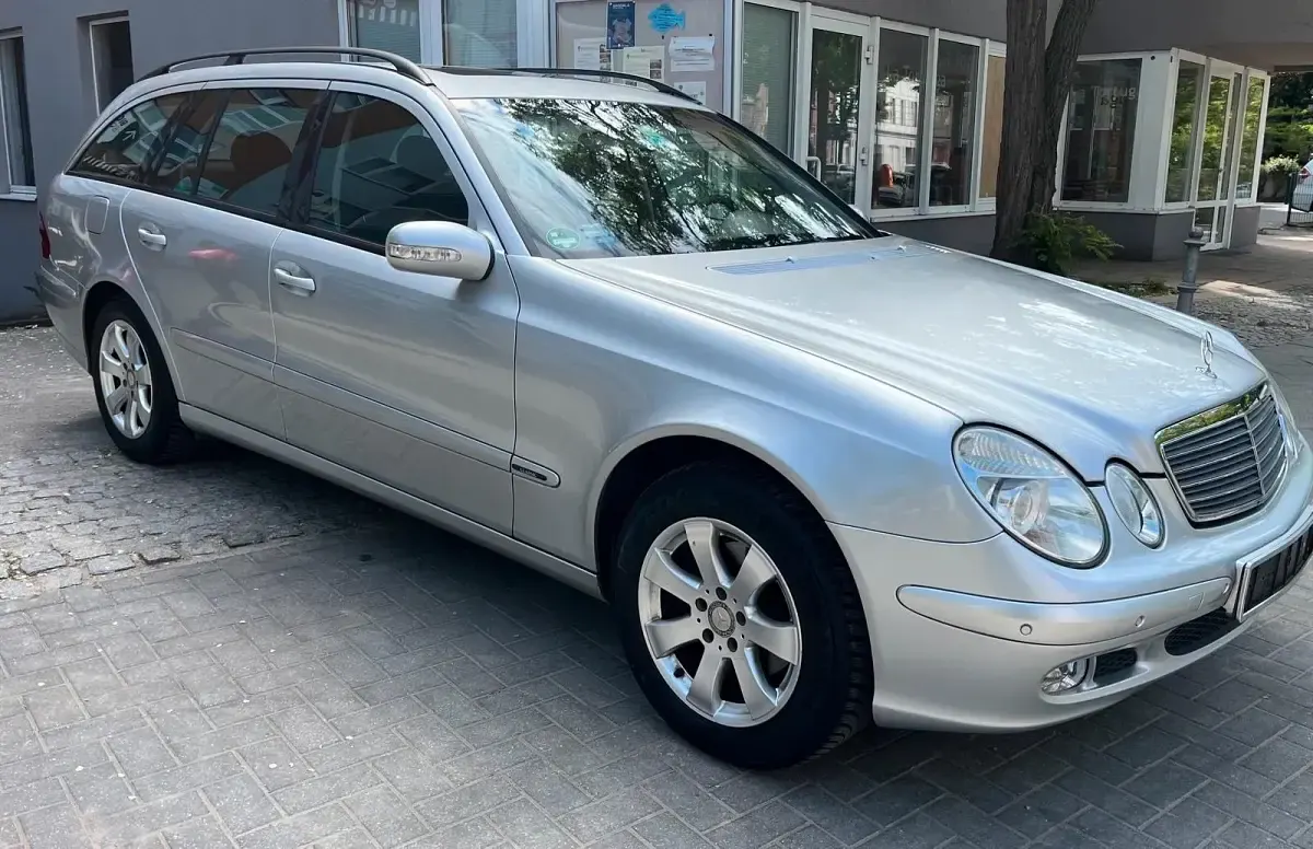 Gebraucht Mercedes E200 Classic 163 PS (119 kW) 2004 Silber Kombi