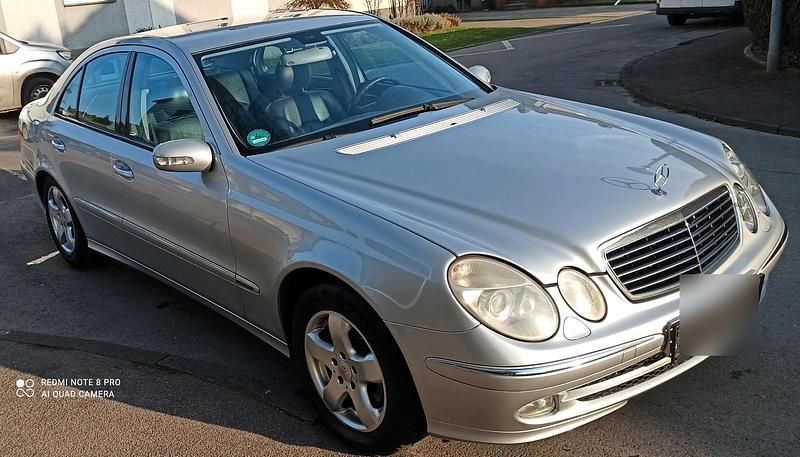 Gebraucht Mercedes E240 Avantgarde 177 PS (130 kW) 2002 Silber Limousine