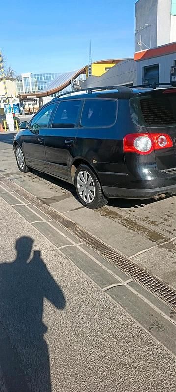 Gebraucht VW Passat 105 PS (77 kW) 2007 Schwarz Kombi