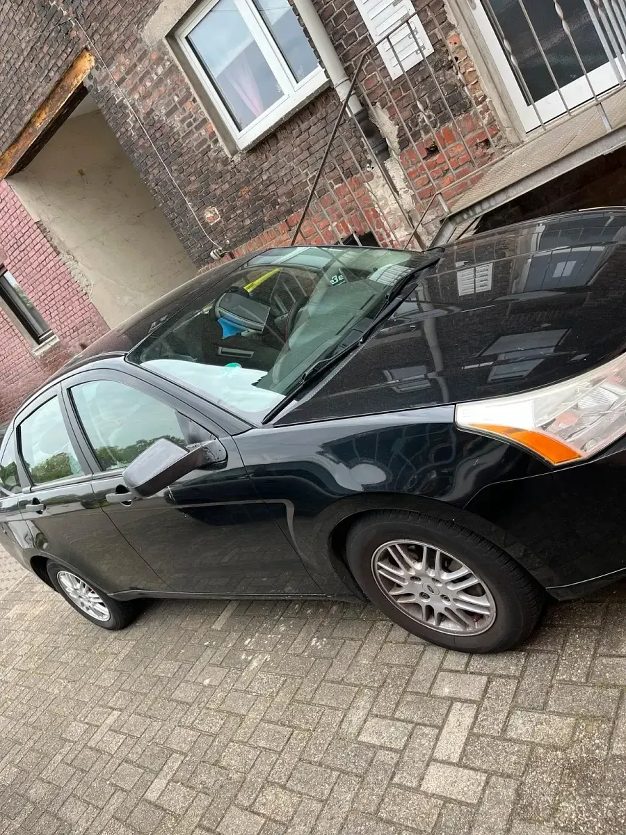 Gebraucht Ford Focus SE 147 PS (108 kW) 2010 Schwarz Limousine