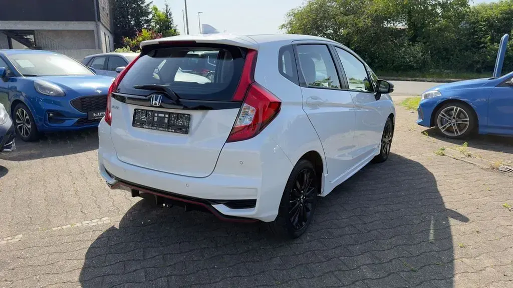 Gebraucht Honda Jazz Dynamic 131 PS (96 kW) 2018 Weiß Kleinwagen