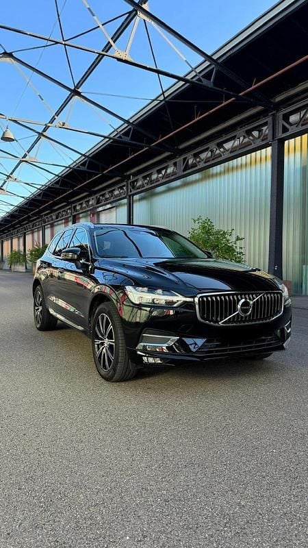 Schwarz Gebraucht 2017 Volvo XC60 Inscription SUV | 19.990 € - Bild 1/4