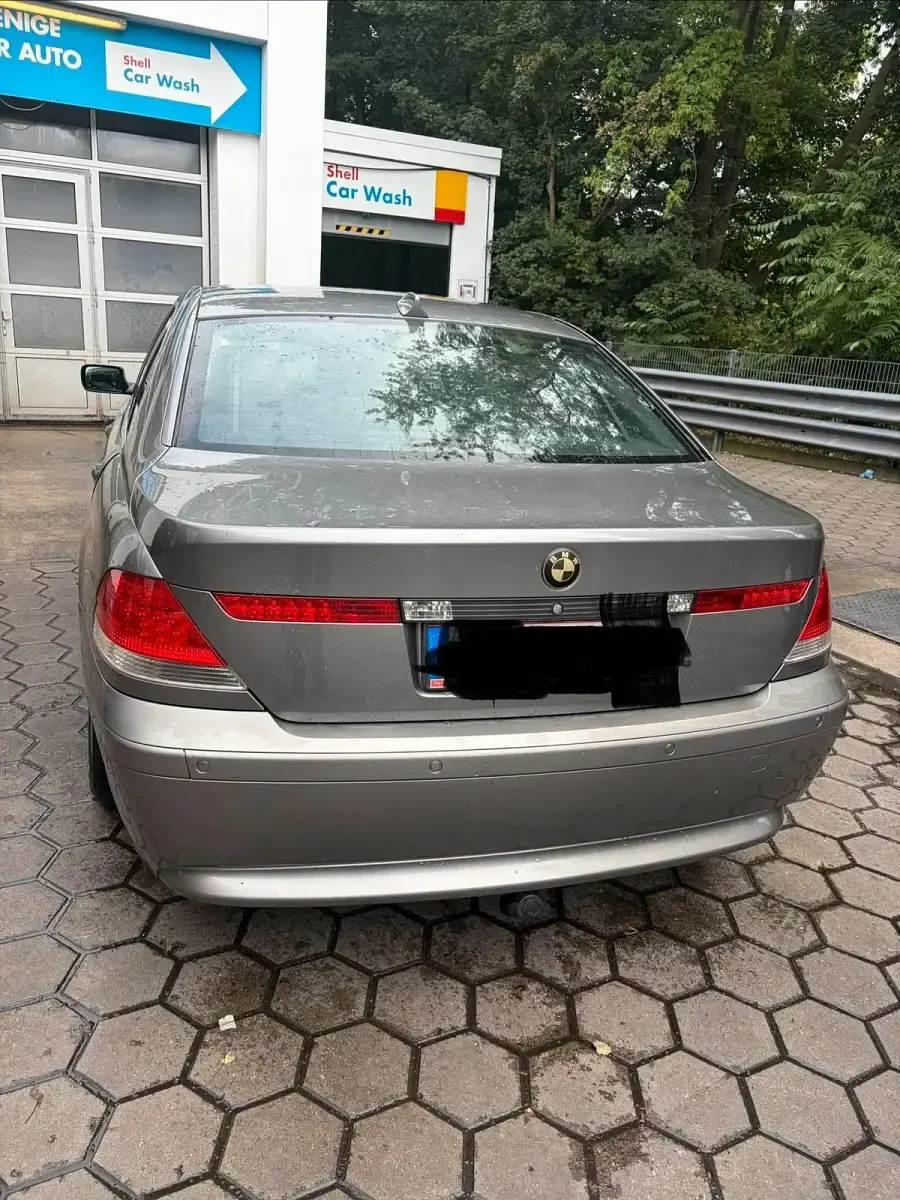 Gebraucht BMW 745L 333 PS (244 kW) 2003 Silber Limousine