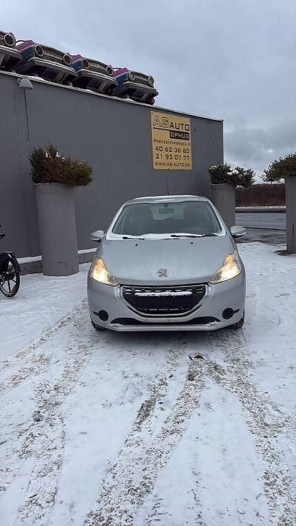 Gebraucht Peugeot 208 Active 68 PS (50 kW) 2014 Grau Kleinwagen