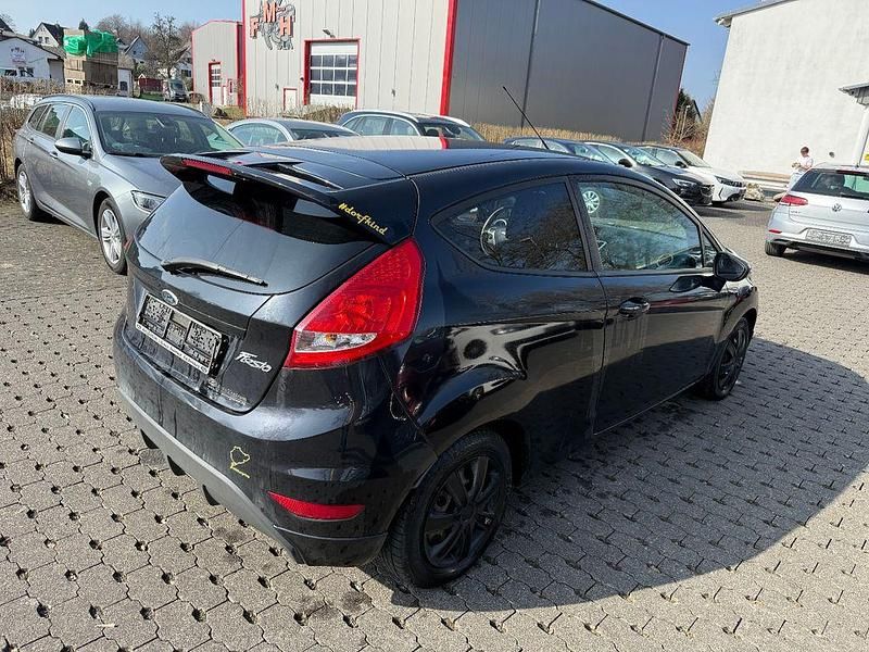 Gebraucht Ford Fiesta 97 PS (71 kW) 2010 Schwarz Kleinwagen