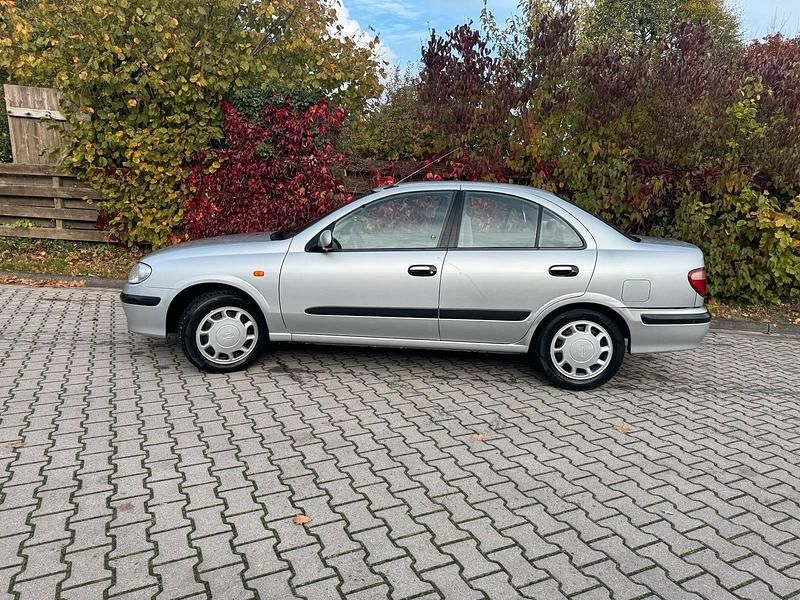 Silber Gebraucht 2001 Nissan Almera Limousine | 1.250 € (Fairer Preis) - Bild 1/4