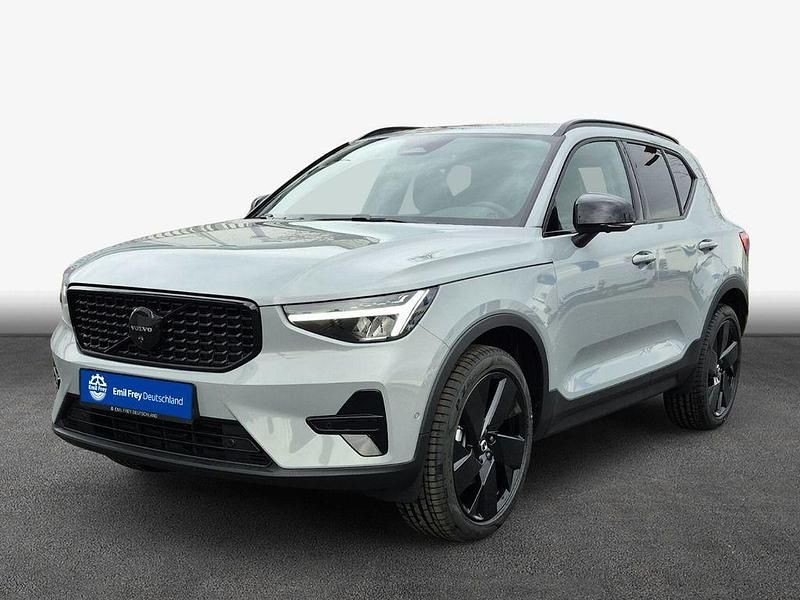 Neu Volvo XC40 Plus 197 PS (144 kW) 2026 Grau SUV