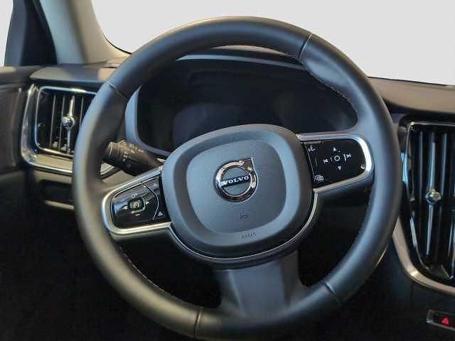 Gebraucht Volvo V60 145 PS (106 kW) 2024 Kombi