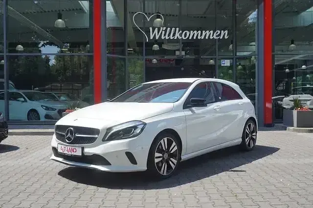 Gebraucht Mercedes A220 Urban 184 PS (135 kW) 2017 Weiß Limousine