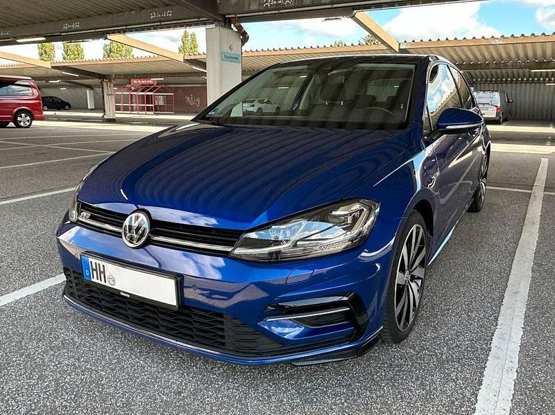 Blau Gebraucht 2018 VW Golf VII Highline Limousine | 15.450 € (Fairer Preis) - Bild 1/4