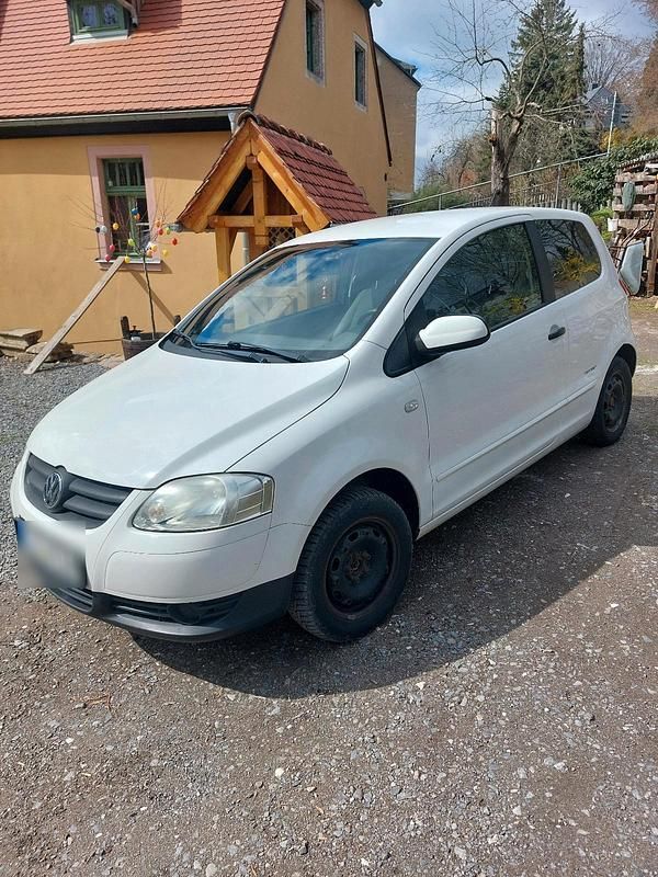 Gebraucht VW Fox 54 PS (39 kW) 2009 Weiß Kleinwagen
