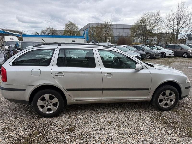 Gebraucht Skoda Octavia Ambiente 105 PS (77 kW) 2008 Silber Kombi
